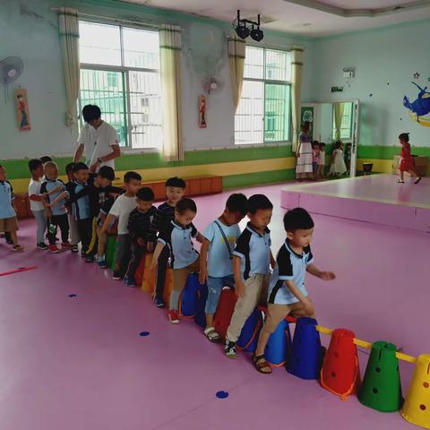 开心快乐的小二班😃😃