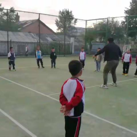 一年级的网球🎾接触