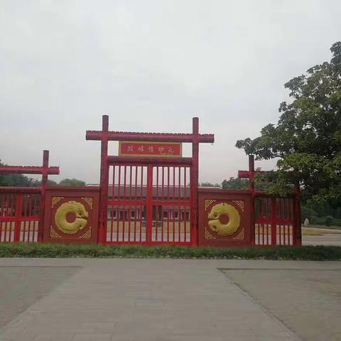 甲骨文，中国发现的最古老文字，点燃了华夏五千年的文明，承载着祖先勤劳智慧的言行。假借、会意、形声，