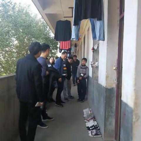 大地中学开展学生寝室内务整理活动