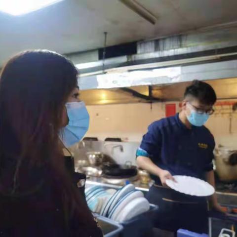 四季青街道蔚庄社区常态化环保夜查