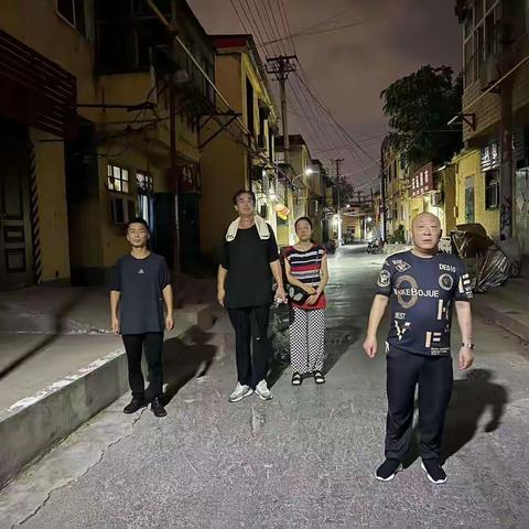 四季青街道蔚庄社区常态化环保夜查