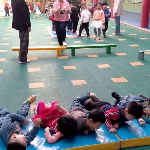 情牵母爱，感恩有你，爱之“阅”时光——雉河幼儿园“喜迎母亲节”亲子半日活动