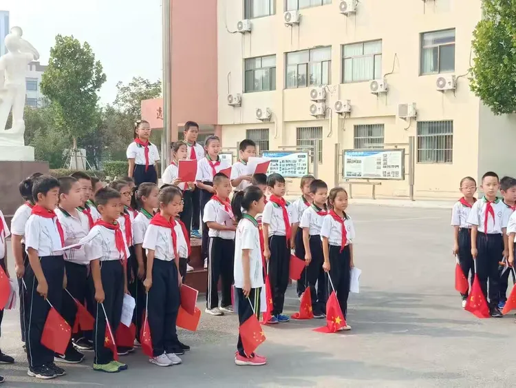 东营市实验小学三·五班共祝祖国母亲七十华诞！