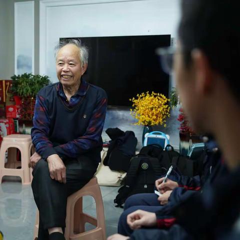 “建党一百年，创造新辉煌”城关中学八7班中队采访老党员总结