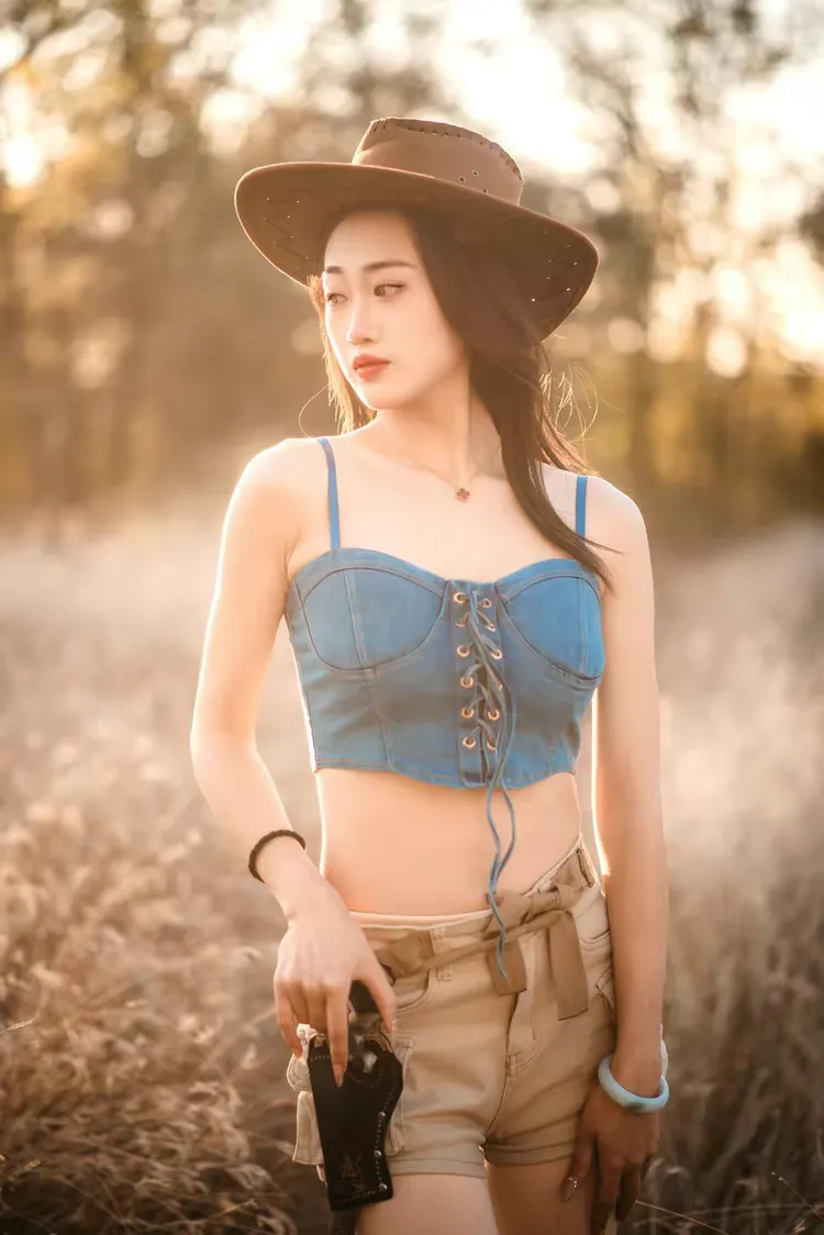 西部牛仔女孩儿