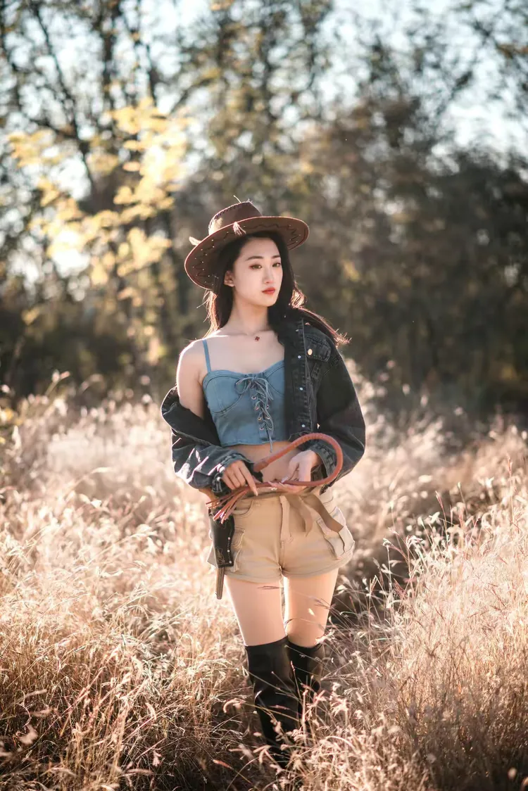西部牛仔女孩儿