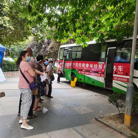 安幼森门诊联合电子城社区卫生服务中心，每年的老人体检开启啦～