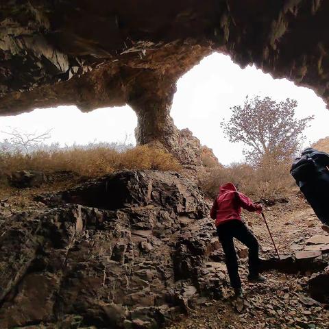 青龙窟窿山