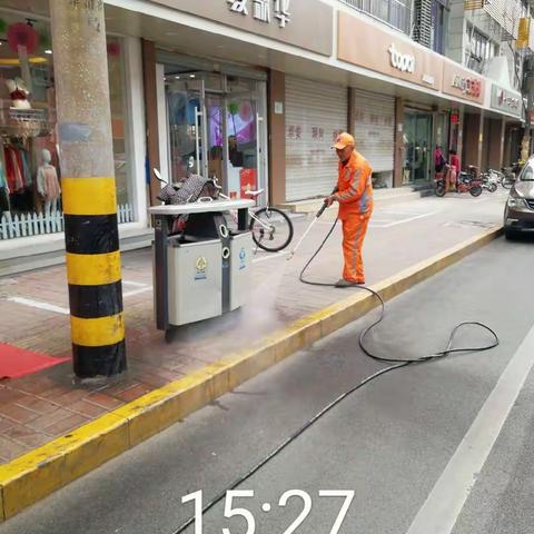 迎国家卫生城市复审，建新人员全面准备