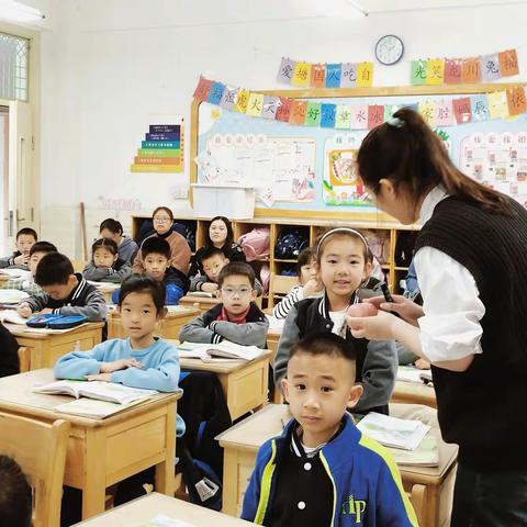 夏日荷香   氤氲书香