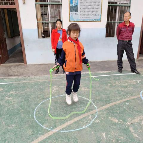 凝心聚力，“绳”彩飞扬——宏福小学阳光体育运动活动篇