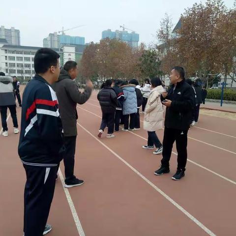 寓教于乐，跳跳更健康 高二二部周末开展师生跳大绳活动纪实
