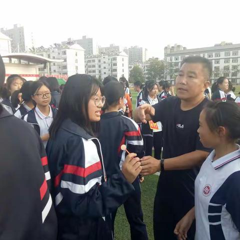 小游戏，大人生–高二二部周末课间开火车趣味活动纪实