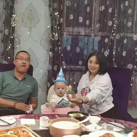 可爱的宝贝孙子赵泱皓第一个生日