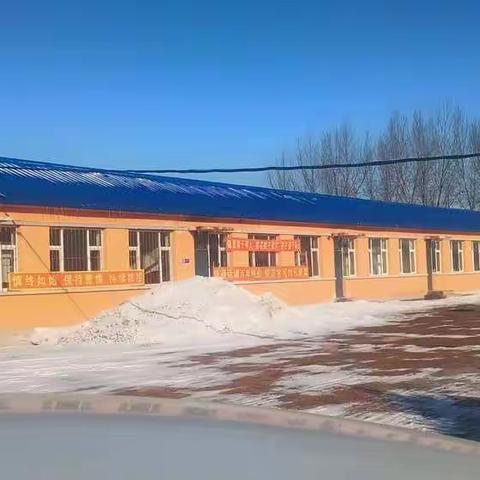 清雪，校园因你我而美丽