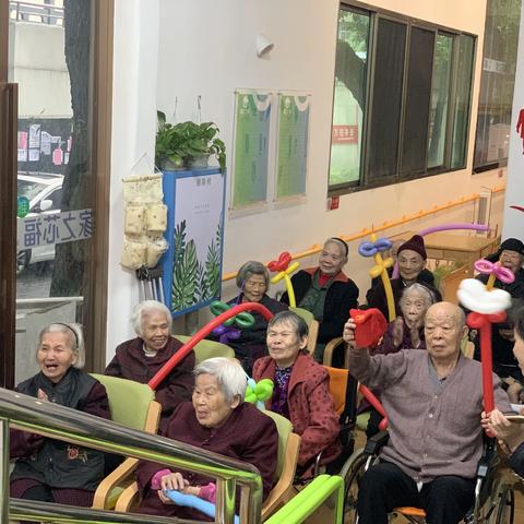 北湖区第七幼儿园走进敬老院