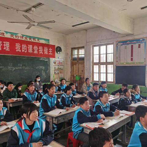 携手教研，共促进步—十五里小学语文校本教研活动