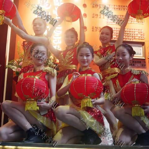 现代舞——新开门红【南宁K舞秀团】