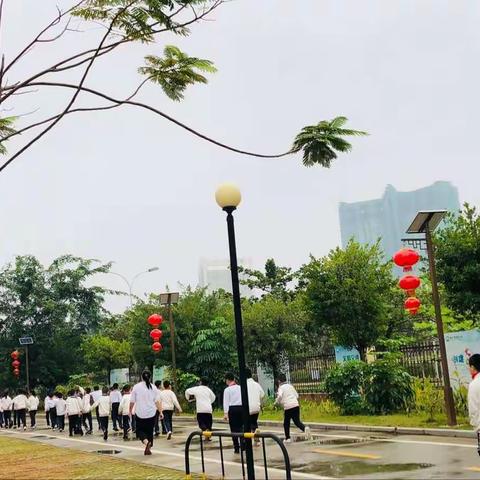 琼台师范学院17美术学2班港湾小学见习第四天