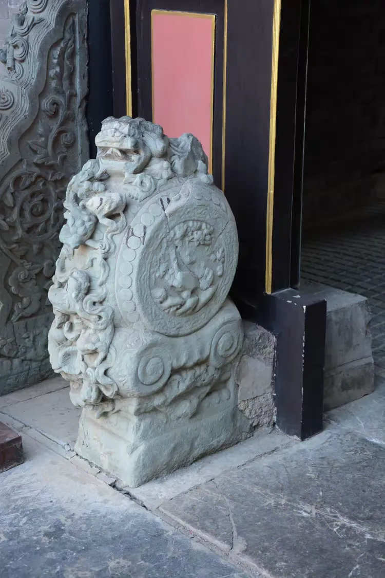 《门当抱鼓武将宅》