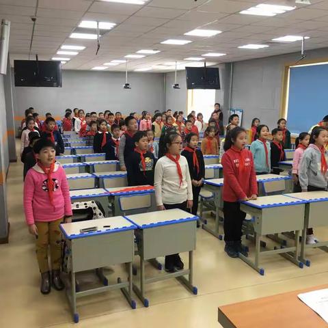 惠安小学“扣好人生第一粒扣子”主题系列教育之老带新“学队史、队章，戴领巾，敬队礼，唱队歌”活动美篇