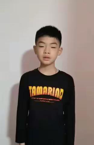 一首《游子吟》，送给我美丽的妈妈！祝妈妈健康长寿，永远快乐！