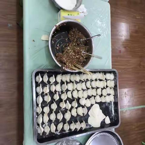 冬至去幼儿园包饺子