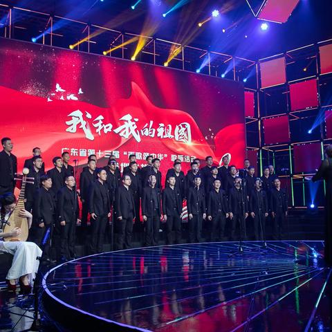 祖国华诞齐歌颂，“蓝天”男团再夺冠