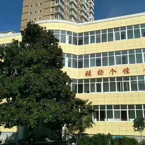 关爱学员     党员再行动----青少年校外活动中心线上教学回访