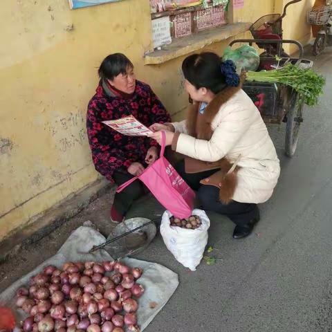 营销持之以恒，君山路支行发力周边社区