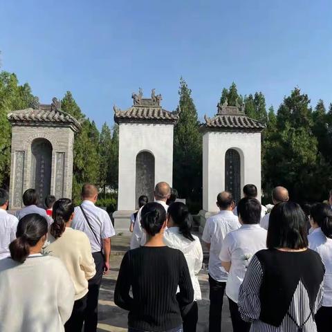缅怀革命先烈，传承革命精神——紫陵镇举行烈士纪念日献花活动