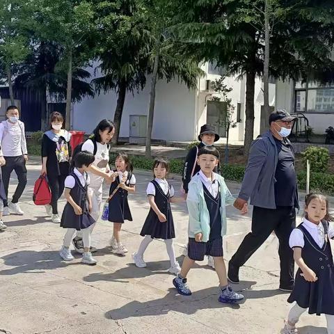 【幼小衔接一日研学】参观小学初体验、幼小衔接促成长——紫金山金起点幼儿园去章丘双语小学研学啦