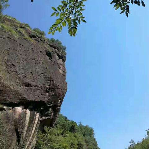 扬帆起航，劈波斩浪，13班一出，谁与争锋。