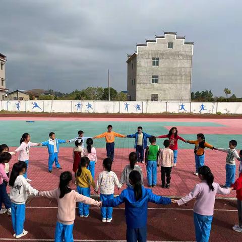 凝心聚力，共建美好  育才小学二一班班级活动