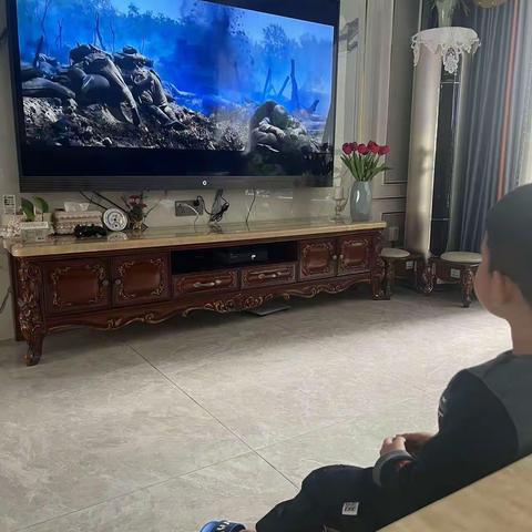 革命经典伴成长                      萌娃喜迎二十大