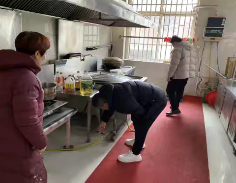 新学期新“气”象 “护学行动”再启航