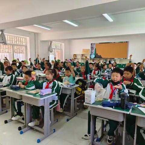 宝塔区创新实验小学五年级一班喜迎中秋--巧手做月饼