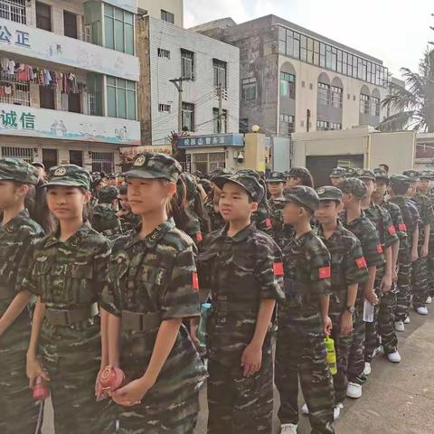 小小少年军训篇---记海口市丁村小学六（3）班第一次军训