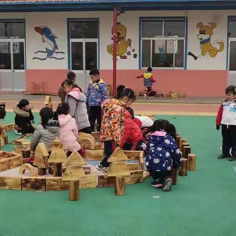 幼儿自主游戏观察记录《搭建城堡》