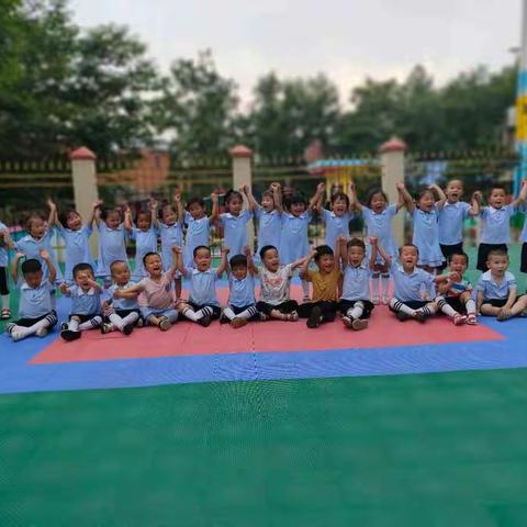 《精彩五月  快乐六一》