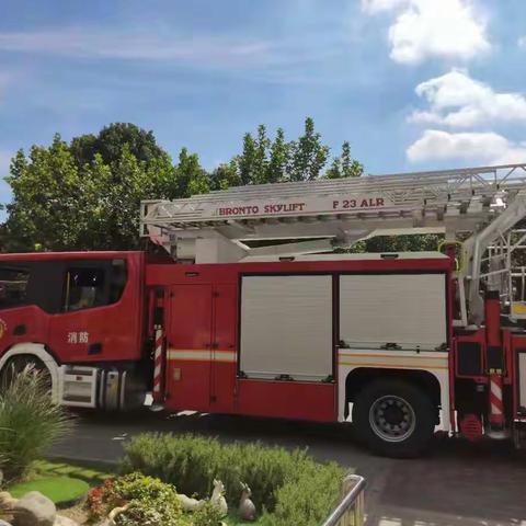 消防车🚒开进幼儿园啦