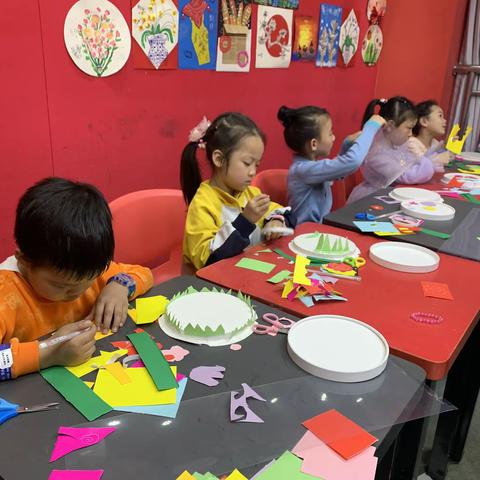 “春天花朵抱抱桶”手工趣味活动