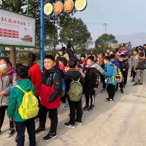 小何的缤纷假期：“子时春意闹，鼠岁笑声甜”---“我们一起过大年”年俗活动