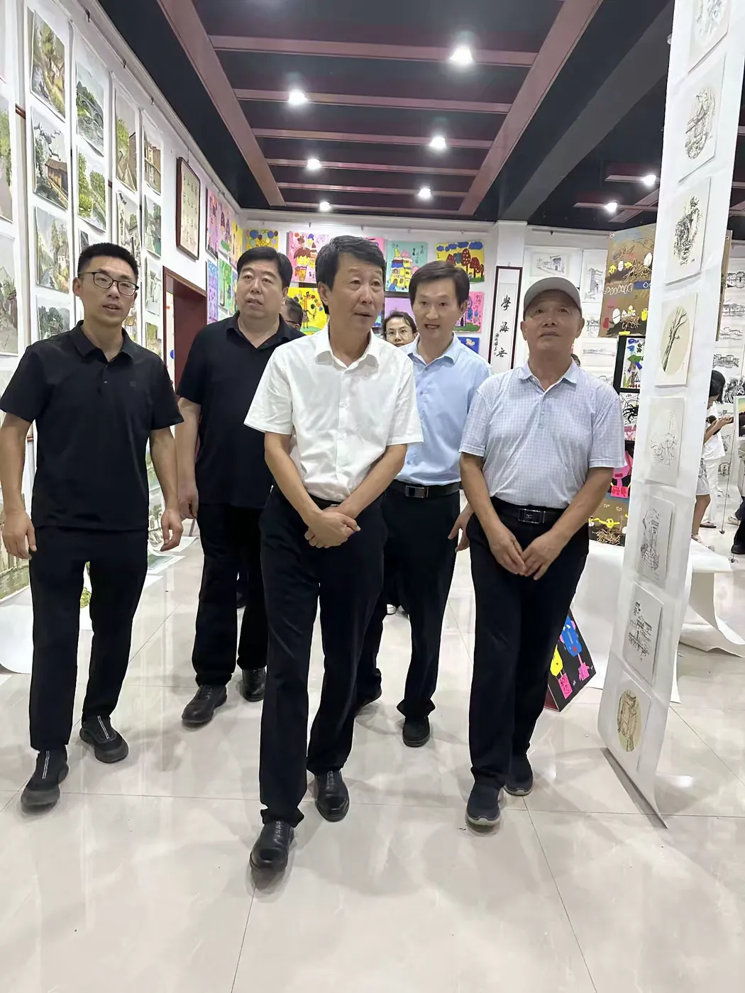 郸城县举办青少年美术作品展