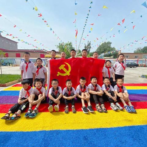 丹青描童趣 童心话党恩