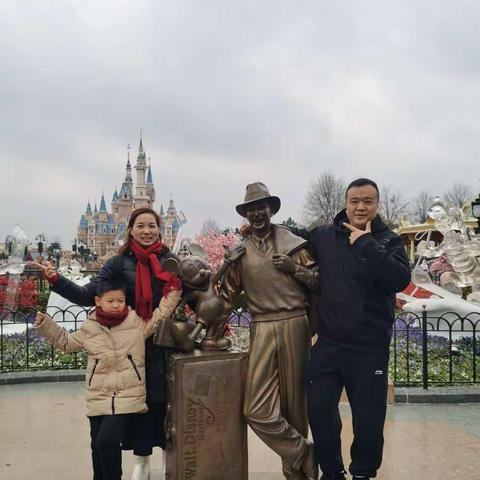 上海之旅——董济豪和外婆，爸爸妈妈游迪士尼乐园，思南街景，乌镇，南浔古镇