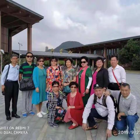 南京游的有吴程伟，欧阳柱，黄运寺，张维正，李毅，覃静霞，杨大秀，许祥桂，罗爱英，董瑜琼。周根才孙光英夫妇作陪