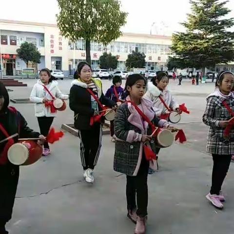 笃忠小学少年宫腰鼓组活动