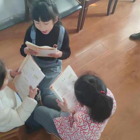 201812.16濮阳市油田第一小学一年级十班动感中队阅读活动——读《百家姓》